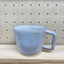 Load image into Gallery viewer, Minoyaki white slip glaze coffee mug Fenyin