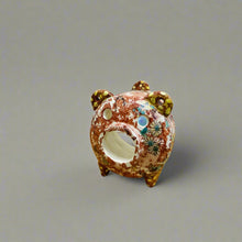 Load image into Gallery viewer, Mini Mosquito Coil Pig 迷你蚊香豬 (九谷燒) - SOLOBITO