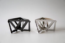 Load image into Gallery viewer, Tetra Drip 01B Black-colored Stainless Steel Dripper 摺合式黑鋼版咖啡濾架 - SOLOBITO