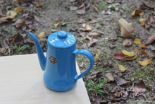 Load image into Gallery viewer, TSUKIUSAGI SLIM POT 月兔印琺瑯手沖壺  BLUE 01.2L - SOLOBITO