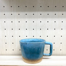 Load image into Gallery viewer, Minoyaki White Slip glaze Mug
