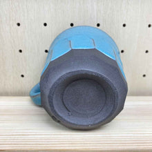 Load image into Gallery viewer, Minoyaki hand-crafted coffee mug 桂山窯 - SOLOBITO
